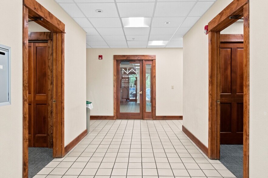 More Photos Of 230 Cherry St, Fort Collins Office For Sale