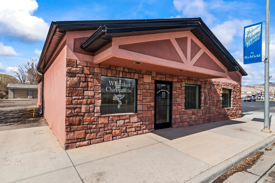 More Photos Of 458 Main st, Richfield Freestanding For Sale