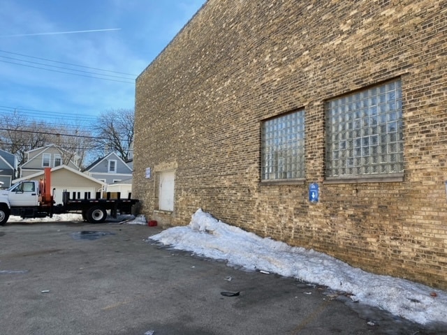 More Photos Of 5041-5047 N Western Ave, Chicago Flex For Lease