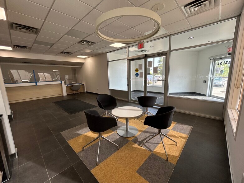 More Photos Of 11812 121 St NW, Edmonton Office For Lease