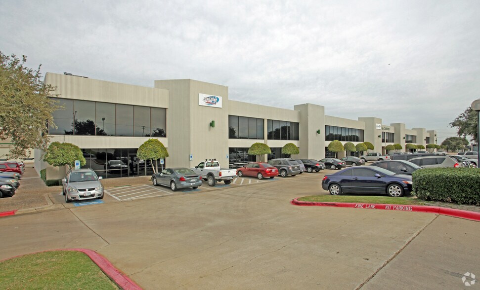 Primary Photo Of 1111 W Carrier Pky, Grand Prairie Distribution For Lease