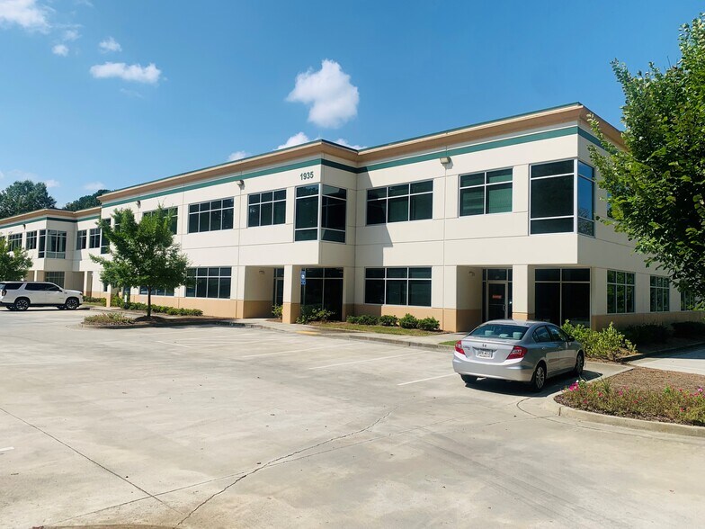 More Photos Of 1935 Vaughn Rd NW, Kennesaw Light Distribution For Lease