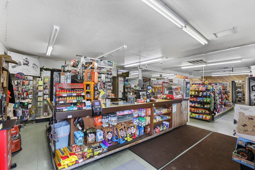 More Photos Of 31815 E Historic Columbia RI Hwy, Troutdale Convenience Store For Sale