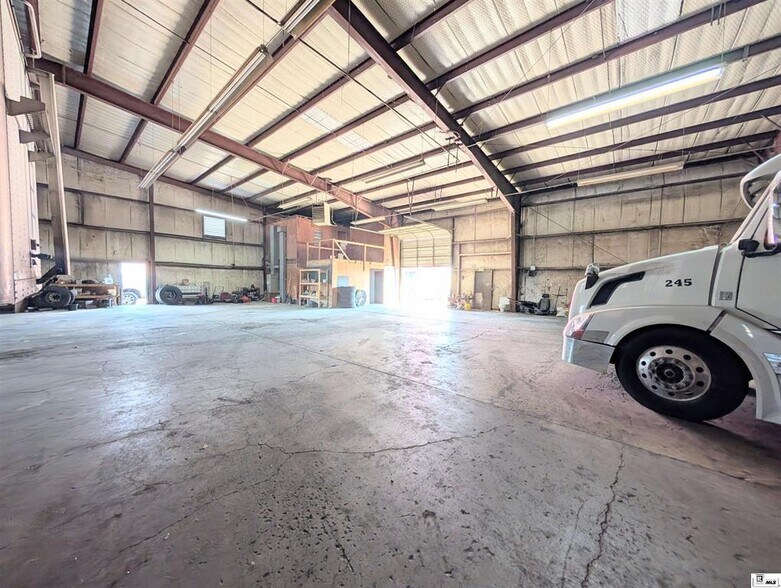 More Photos Of 830 Carter St, Winnsboro Industrial For Sale