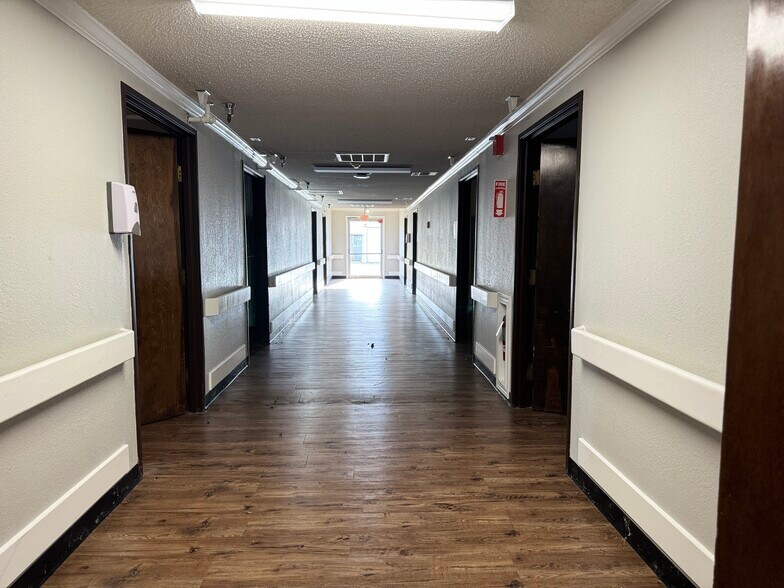 More Photos Of 540 SE Front St, De Kalb Skilled Nursing Facility For Sale