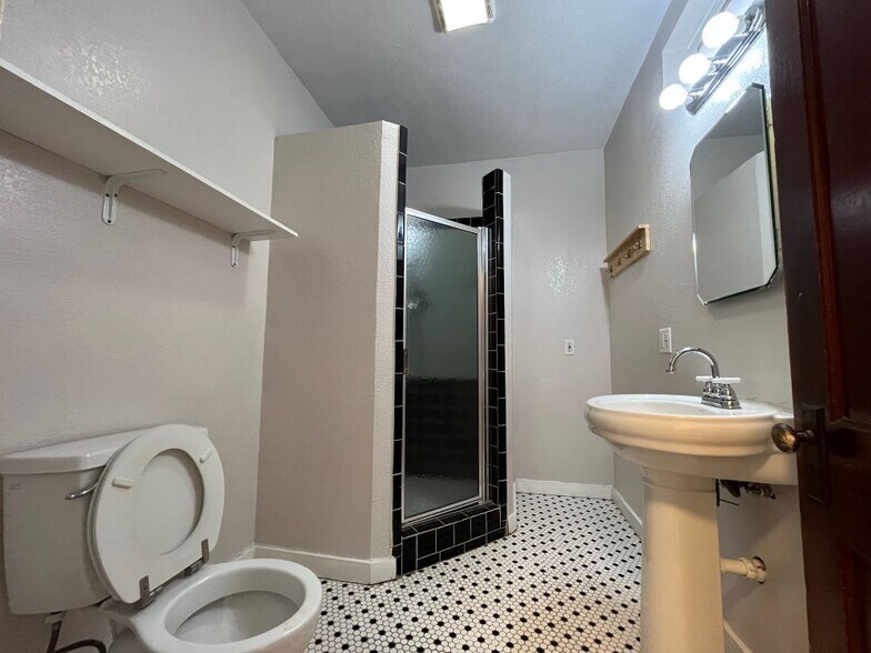 More Photos Of 78 San Marcos St, Austin Office Residential For Lease