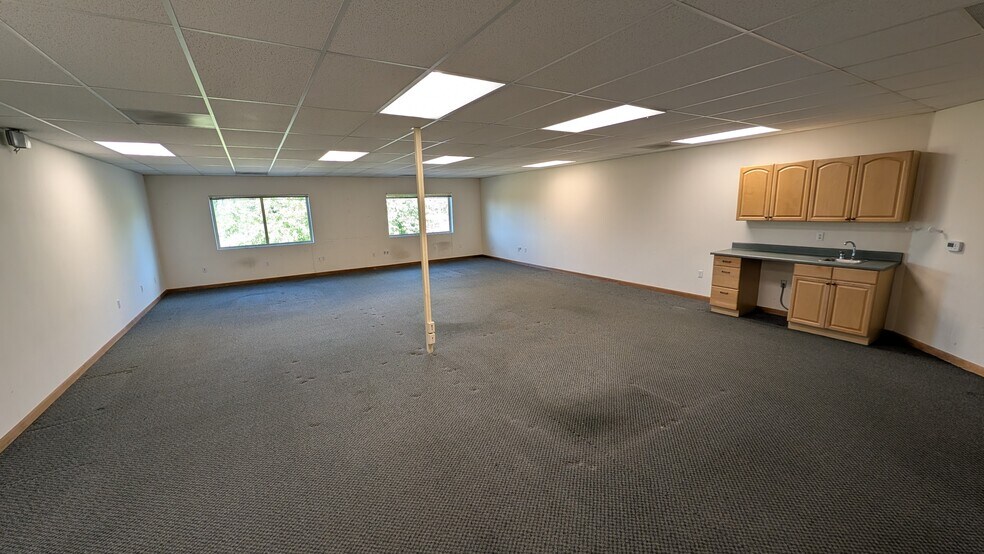 More Photos Of 20055 SW Pacific Hwy, Sherwood Office For Lease