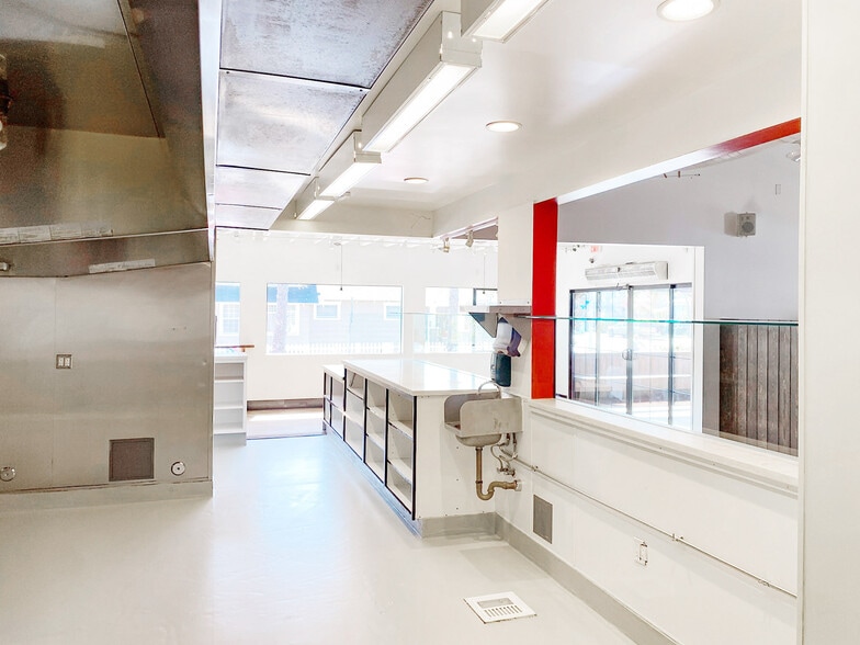 More Photos Of 1837 E 7th St, Long Beach Restaurant For Lease