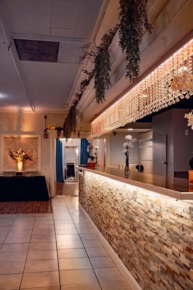 More Photos Of 114 N Lewis St, Monroe Freestanding For Lease