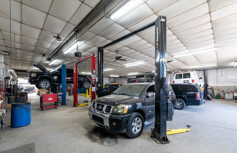 More Photos Of 447 Ossie Davis Pky, Waycross Auto Dealership For Sale