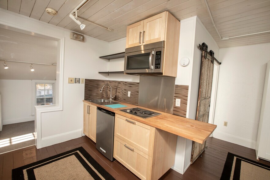 More Photos Of 128 S Main St, New Hope Storefront Retail Office For Sale