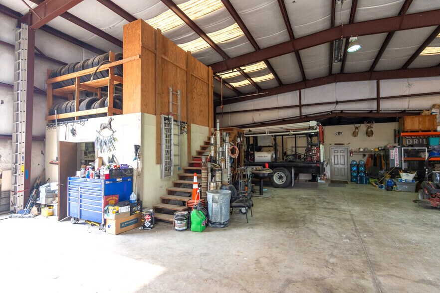 More Photos Of 2520 W Highway 290, Dripping Springs Light Manufacturing For Sale