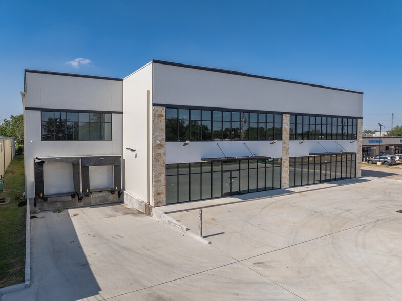 More Photos Of 1112 Staffordshire Rd, Stafford Warehouse For Sale