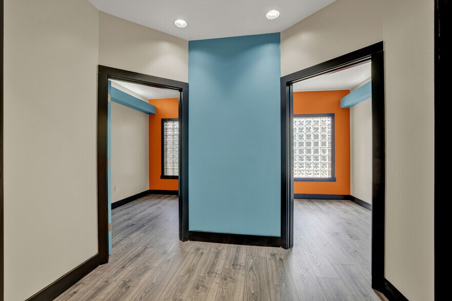 More Photos Of 30665 N Us Hwy 281, Bulverde Office For Sale