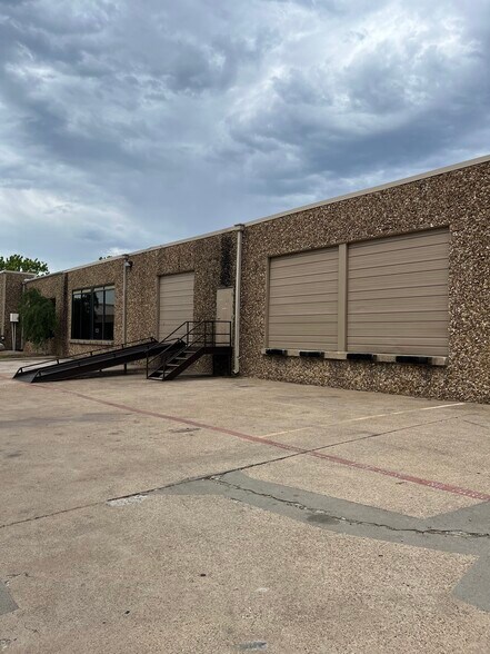 More Photos Of 2401 Avenue J, Arlington Unknown For Lease