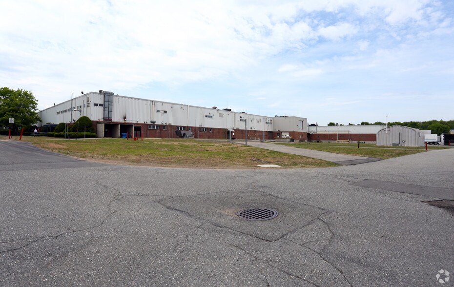 More Photos Of 40 Fordham Rd, Wilmington Warehouse For Lease