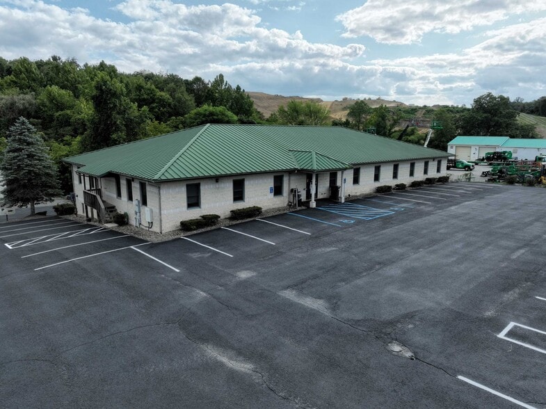 More Photos Of 2031 Pleasant Valley Rd, Fairmont Medical For Lease