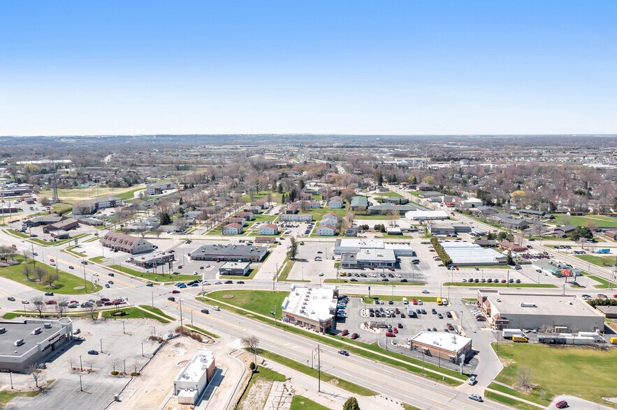 More Photos Of 1988 E Mason St, Green Bay Auto Dealership For Sale