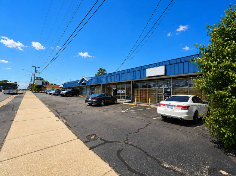 More Photos Of 2719-2729 Bragg Blvd, Fayetteville Storefront Retail Office For Sale