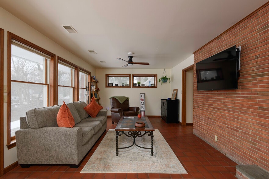 More Photos Of 166 Rosehill Ave, West Grove Multifamily For Sale