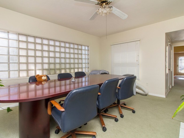 More Photos Of 315 N Vine St, Fallbrook Office For Sale