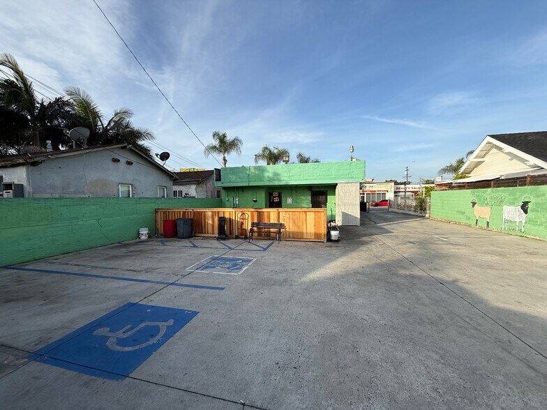 More Photos Of 1307 S Main St, Santa Ana Restaurant For Sale