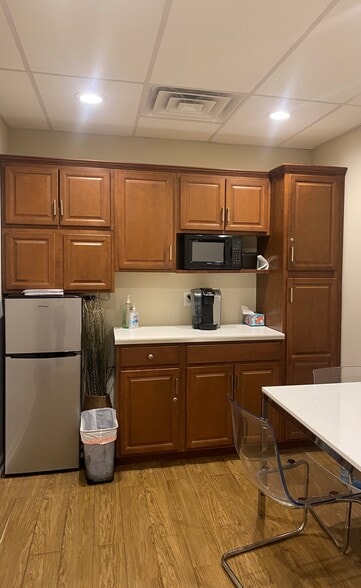 More Photos Of 256 Columbia Tpke, Florham Park Medical For Sale