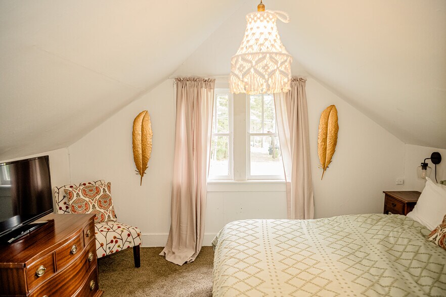 More Photos Of 2735 PA-390, Canadensis Hospitality For Sale