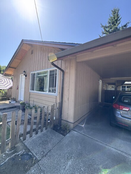 More Photos Of 3313 E 17th St, Vancouver Apartments For Sale