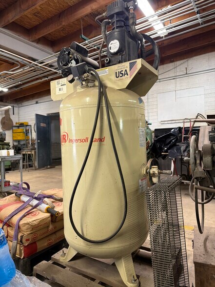 More Photos Of 3122-3144 E Columbia St, Tucson Research And Development For Sale