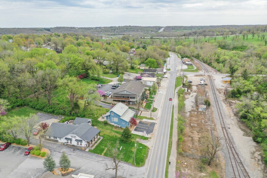 More Photos Of 4114 S Lone Pine Ave, Springfield Office Residential For Sale