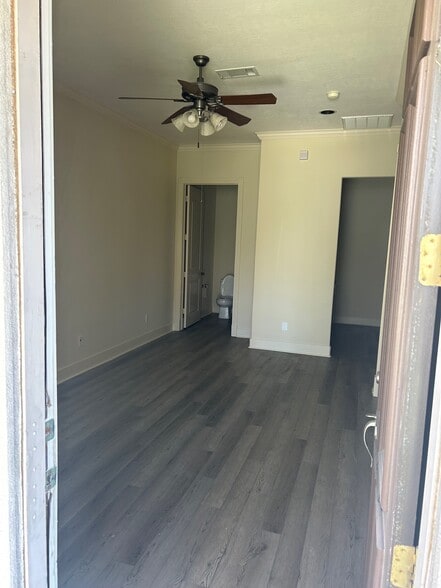 More Photos Of 12824 Willow Centre Dr, Houston Medical For Sale