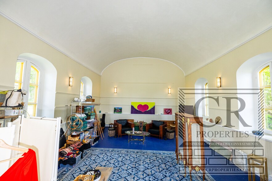 More Photos Of 5768-5774 Albany Post Rd, Rhinebeck Freestanding For Sale