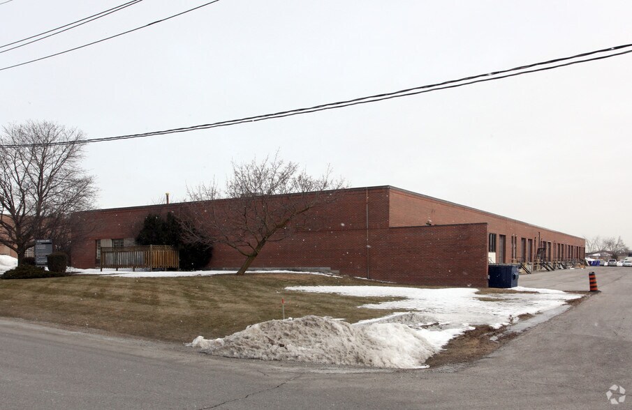 More Photos Of 1121 Invicta Dr, Oakville Light Distribution For Lease