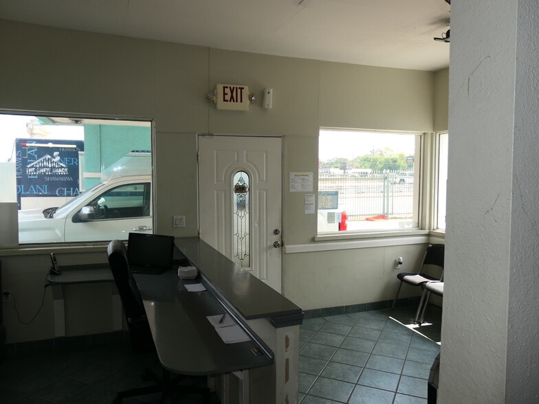 More Photos Of 8160 Gulf Fwy, Houston Auto Dealership For Sale