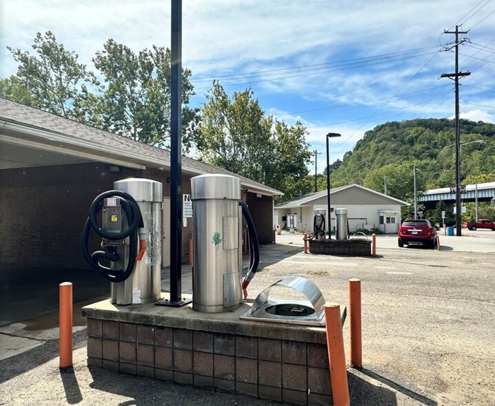 More Photos Of 205 Wells Ave, Wellsville Carwash For Sale