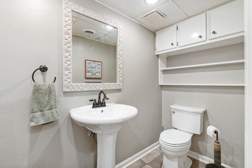 More Photos Of 2355 Jackson League Cir, Brenham Lodge Meeting Hall For Sale