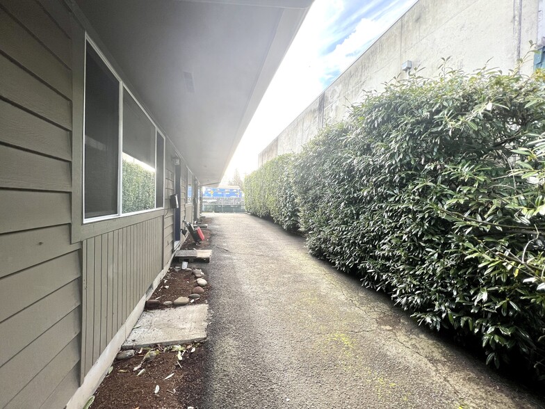 More Photos Of 5730 SE Center St, Portland Multifamily For Sale