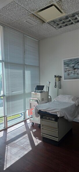 More Photos Of 4502 Cortez Rd W, Bradenton Medical For Sale