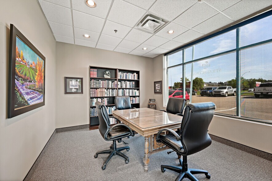 More Photos Of 150 Chippewa Rd, Sherwood Park Flex For Sale