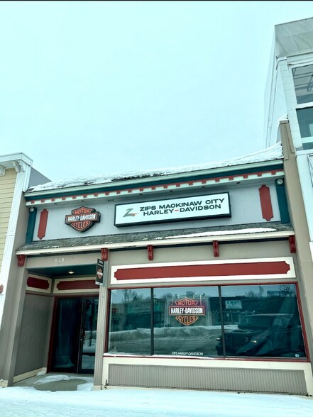 More Photos Of 314 E Central Ave, Mackinaw City General Retail For Lease