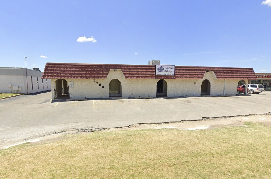 Primary Photo Of 7908 NW 23rd St, Bethany Daycare Center For Sale