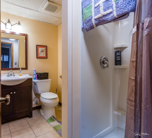 More Photos Of 9757 S Kedzie Ave, Evergreen Park Office For Sale