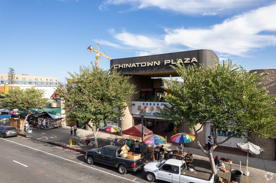 Primary Photo Of 818 N Broadway, Los Angeles General Retail For Lease