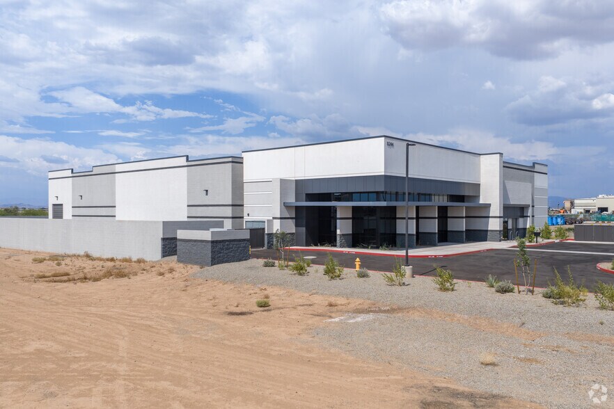 More Photos Of 11244 E Pecos Rd, Mesa Distribution For Lease
