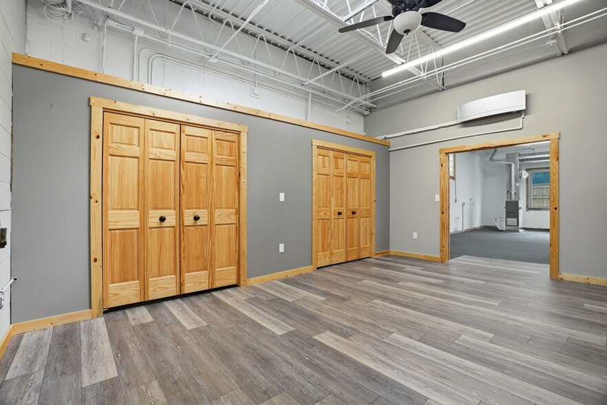 More Photos Of 16821 Park Circle Dr, Chagrin Falls Office For Sale