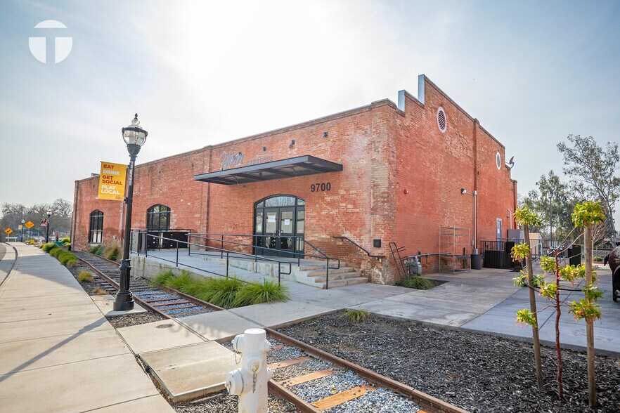 Primary Photo Of 9699 Railroad St, Elk Grove Restaurant For Lease