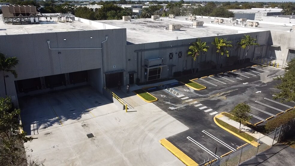 More Photos Of 16175 NW 49th Ave, Hialeah Unknown For Lease