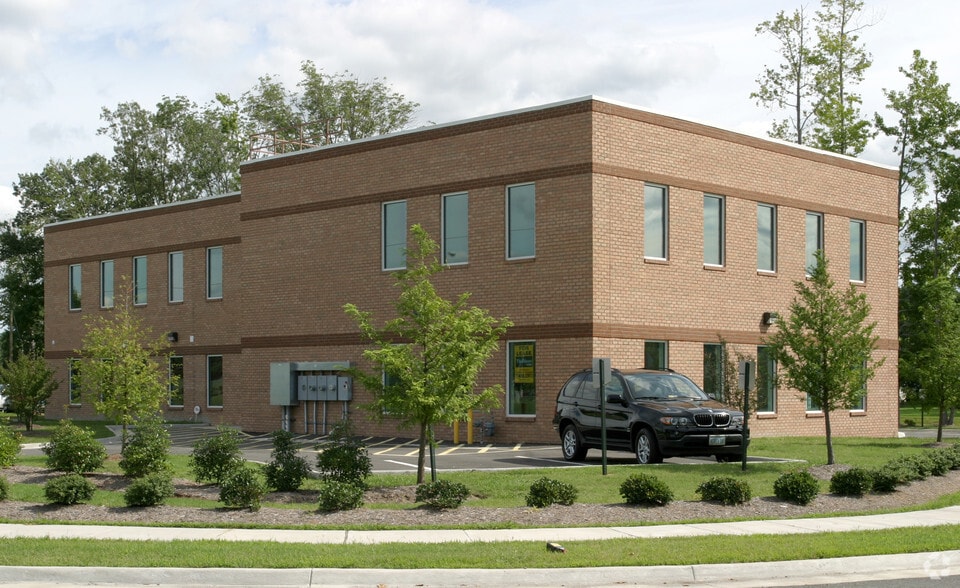 More Photos Of 824 Greenbrier Pky, Chesapeake Medical For Sale