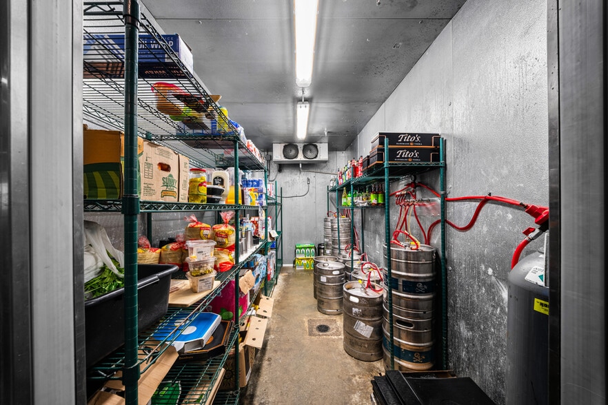 More Photos Of 116 Edward Gary St, San Marcos Restaurant For Lease